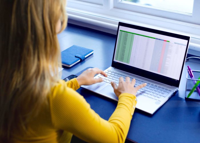 girl-on-the-desk